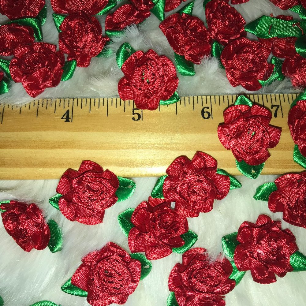 100 red ribbon roses - New